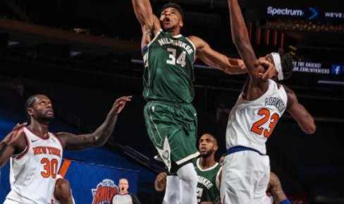  利拉德39分难救主，雄鹿不敌尼克斯  