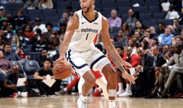  灰熊交易送走莫兰特，换回首轮签及防守悍将  