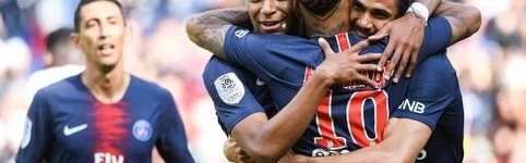  巴黎圣日耳曼争议点球，赛后舆论指责裁判偏袒  