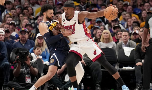  布雷斯特外援争议庆祝染红离场  