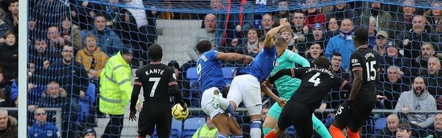  多特蒙德防线漏洞频现，连续三场失球引发质疑  