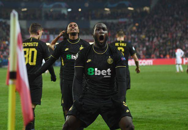  那不勒斯双星连线击溃莱切登顶成功  